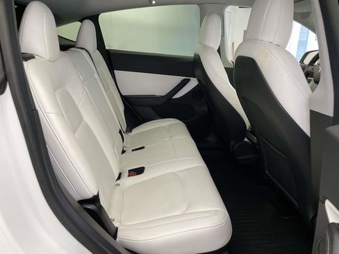 Used 2020 Tesla Model Y Long Range image 23