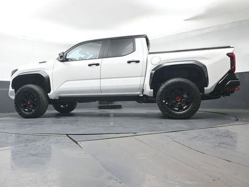 Certified 2025 Toyota Tacoma TRD Pro image 30