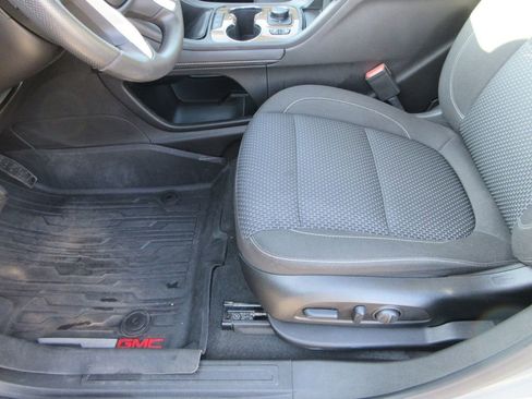 Used 2023 GMC Acadia SLE w/ Driver Convenience Package image 21