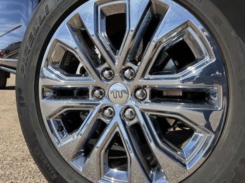 Used 2024 Ford F150 King Ranch w/ FX4 Off-Road Package image 11