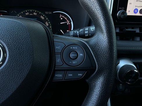 Used 2025 Toyota RAV4 XLE image 35