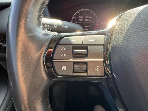 Used 2023 Honda HR-V EX-L image 13