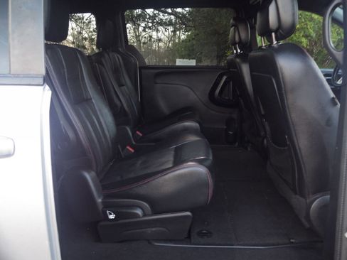 Used 2015 Dodge Grand Caravan R/T image 13