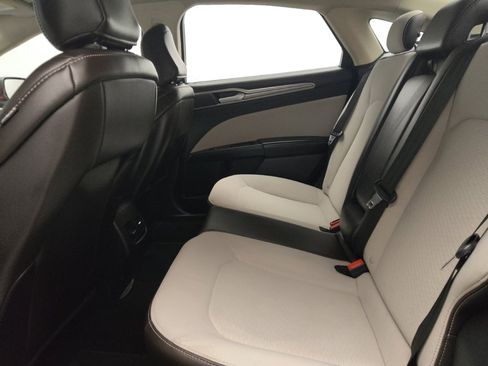 Used 2020 Ford Fusion SE w/ Equipment Group 151A image 18