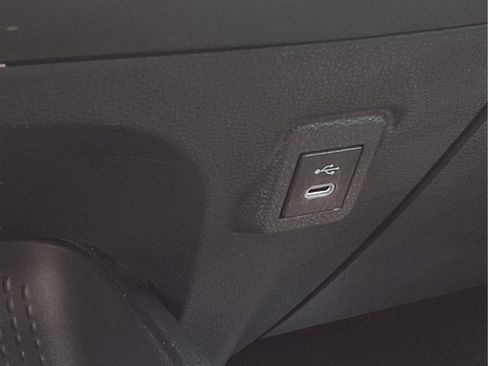 Used 2025 Toyota Corolla LE FWD image 17