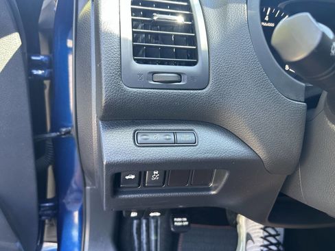 Used 2017 Nissan Altima 2.5 SR w/ LED Appearance Package FWD image 16