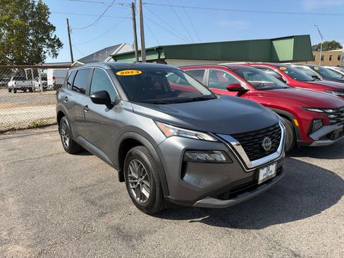 Used 2023 Nissan Rogue S FWD image 2