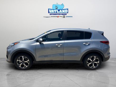 Used 2022 Kia Sportage LX FWD image 2