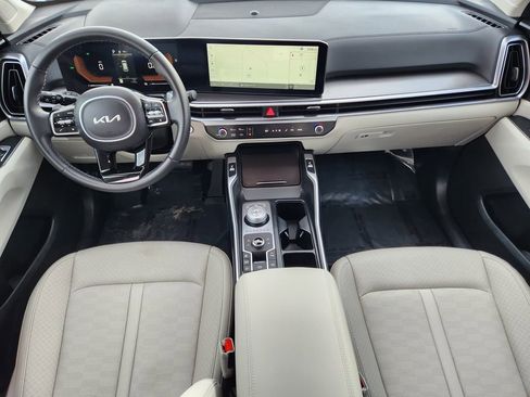 Certified 2025 Kia Sorento EX image 11