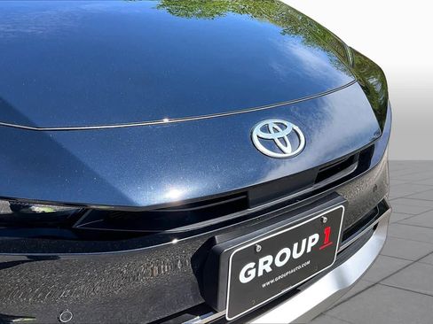 Used 2023 Toyota Prius Prime Premium FWD image 31