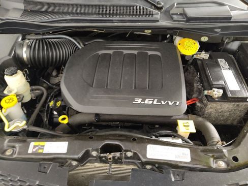 Used 2017 Dodge Grand Caravan SE FWD image 30