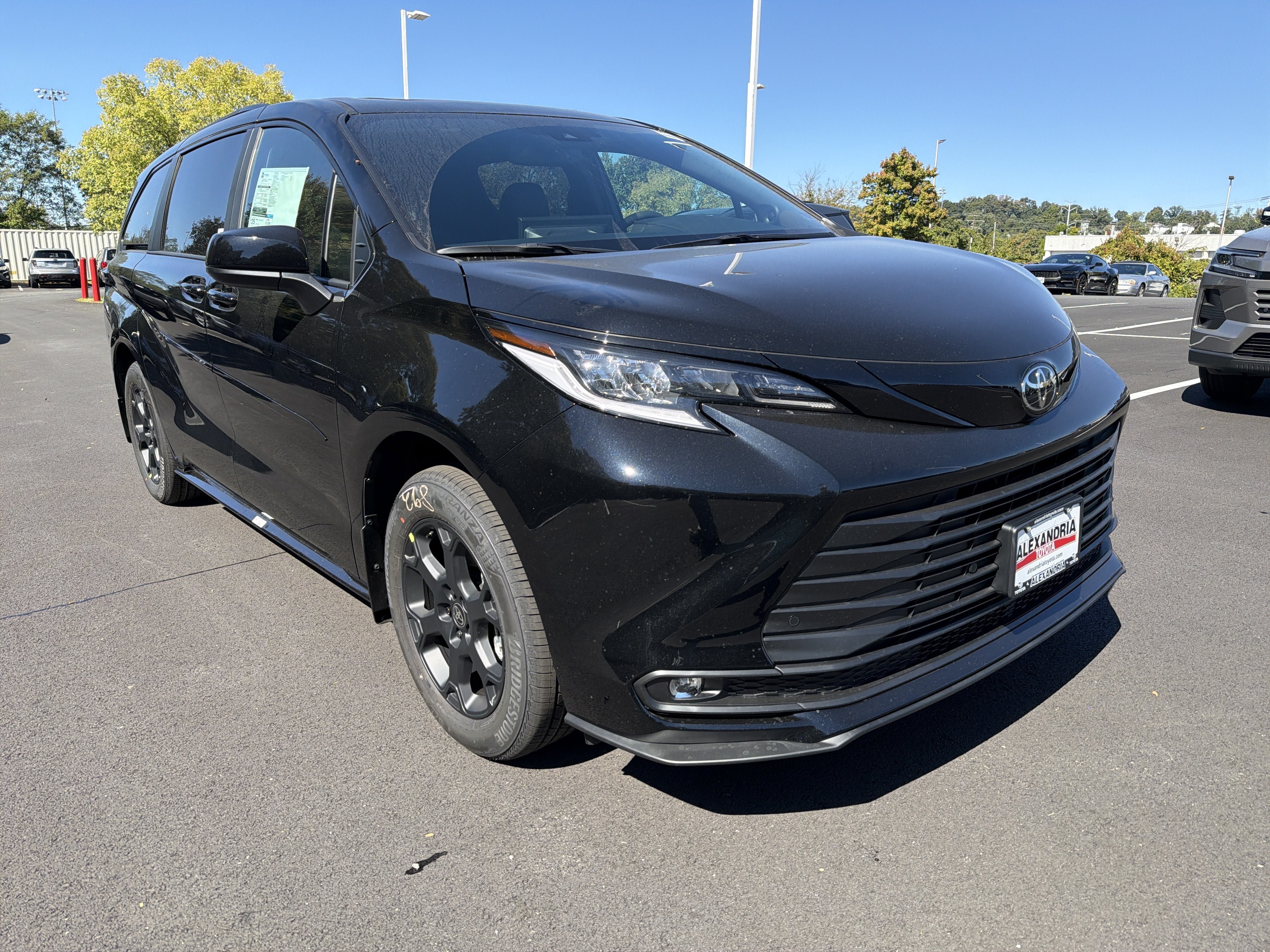 New 2026 Toyota Sienna XLE Woodland Edition AWD/4WD image 3