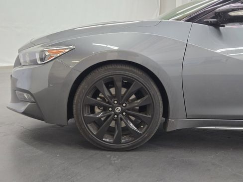 Used 2017 Nissan Maxima SR w/ Midnight Edition FWD image 6