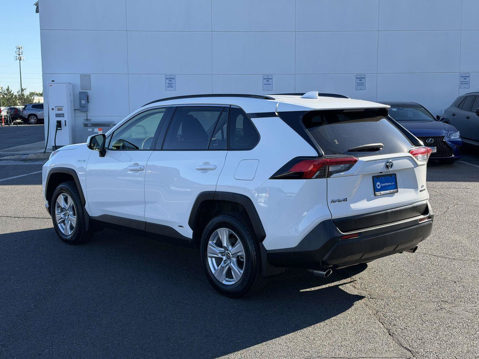 Used 2020 Toyota RAV4 LE w/ Carpet Mat Package AWD/4WD image 3