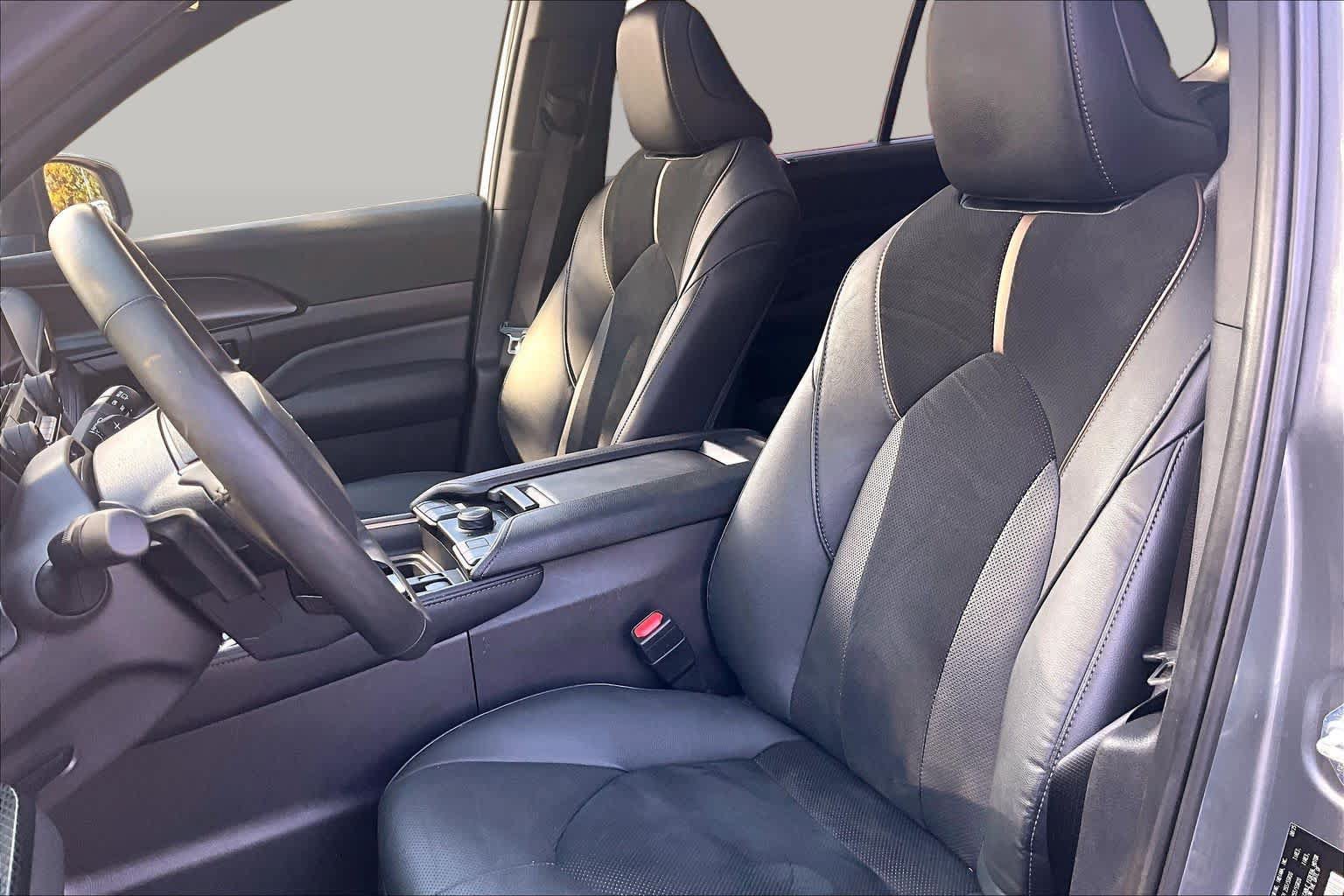 Used 2025 Toyota Grand Highlander AWD Hybrid image 8