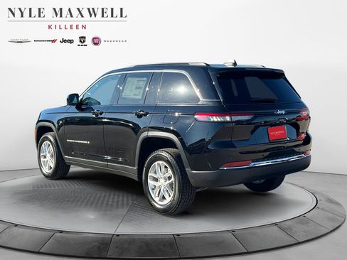 New 2025 Jeep Grand Cherokee Laredo image 14