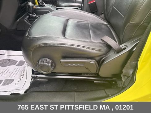 Used 2022 Jeep Wrangler Unlimited Sahara AWD/4WD image 24