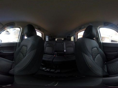 Used 2025 Nissan Pathfinder SV FWD image 45