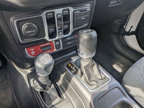 Used 2024 Jeep Wrangler Unlimited Sport AWD/4WD image 26