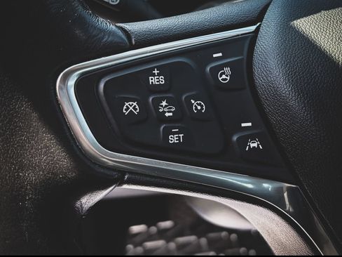 Used 2019 Chevrolet Malibu Hybrid w/ Leather Package FWD image 6