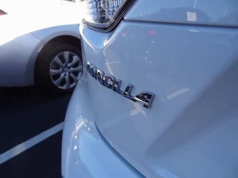 Used 2025 Toyota Corolla SE image 7