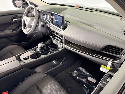 New 2026 Nissan Rogue SV AWD/4WD image 25