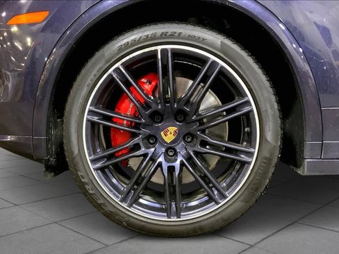 Used 2017 Porsche Cayenne GTS image 10
