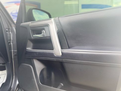 Used 2018 Toyota 4Runner SR5 image 38