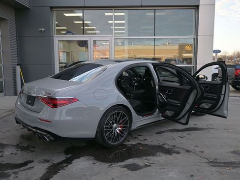 Used 2024 Mercedes-Benz S 63 AMG S w/ Rear Seat Package image 26