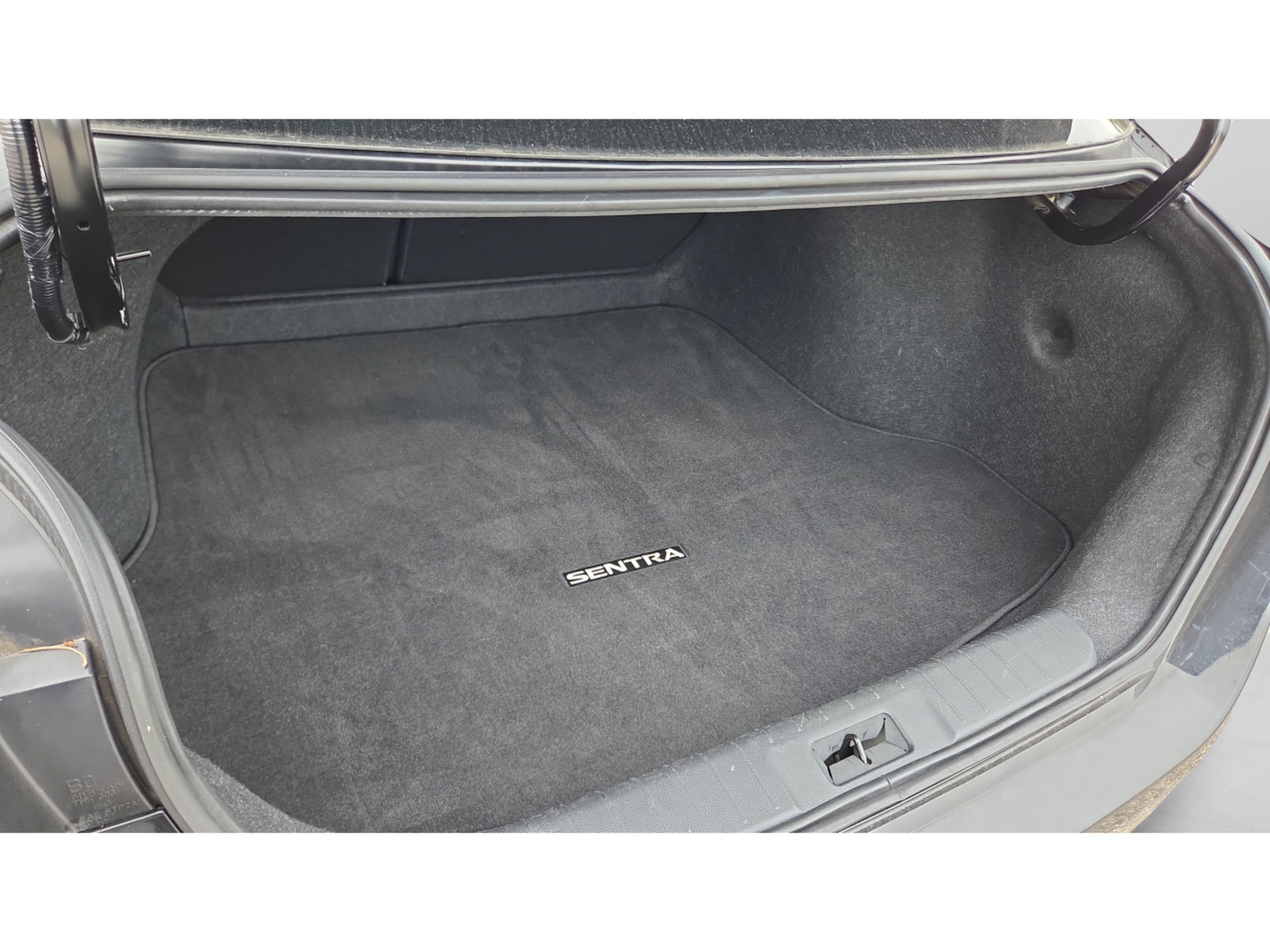Used 2025 Nissan Sentra SV FWD image 13
