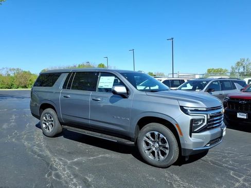 New 2026 Chevrolet Suburban LT w/ Comfort Package AWD/4WD image 1