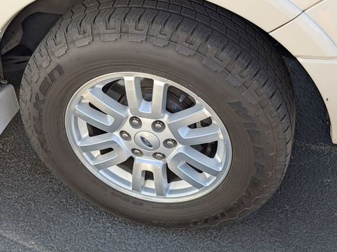 Used 2012 Ford Expedition Limited image 19