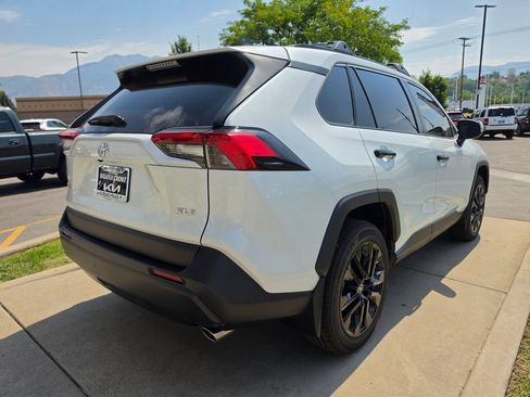 Used 2023 Toyota RAV4 XLE Premium FWD image 5