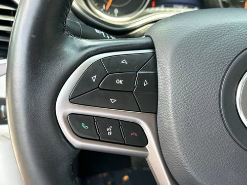 Used 2019 Jeep Cherokee Limited w/ Luxury Group AWD/4WD image 9
