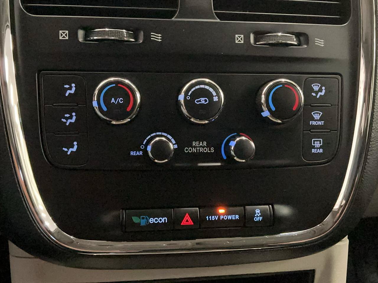 Used 2014 Dodge Grand Caravan SXT w/ Rear Park Assist Package FWD image 24