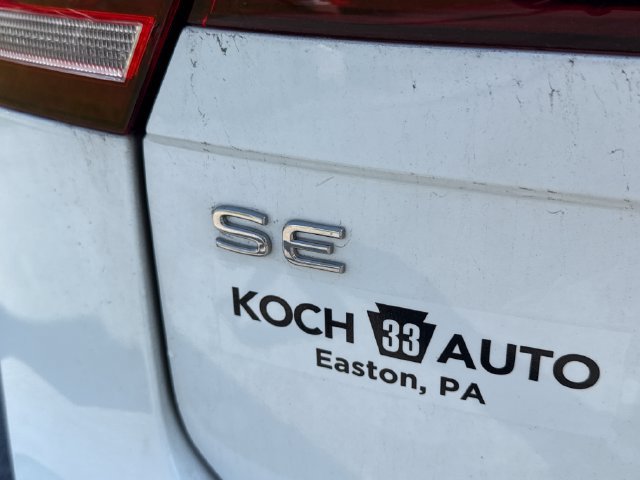 Used 2024 Volkswagen Tiguan SE AWD/4WD image 18