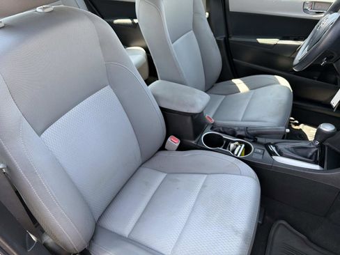 Used 2016 Toyota Corolla LE image 22