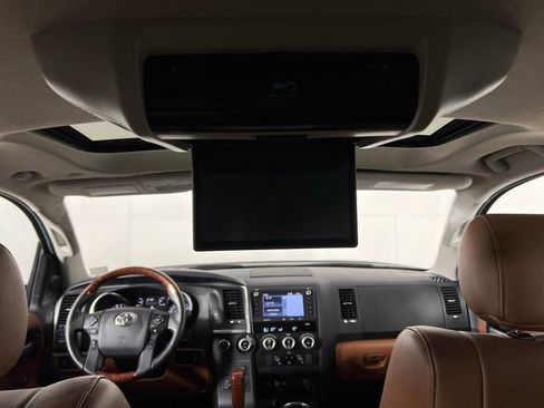 Used 2021 Toyota Sequoia Platinum image 28
