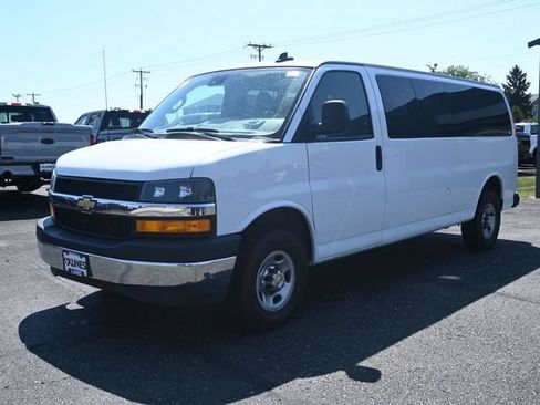 Used 2024 Chevrolet Express 3500 LT w/ LT Preferred Equipment Group RWD image 11