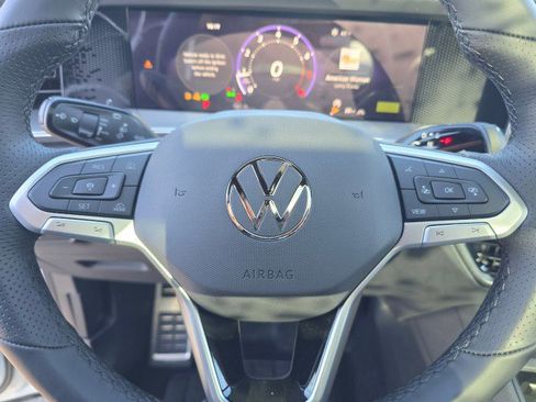 New 2026 Volkswagen Tiguan SE R-Line AWD/4WD image 30