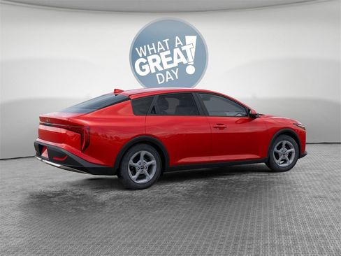 New 2025 Kia K4 LXS image 6