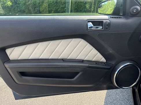 Used 2014 Ford Mustang Premium RWD image 10
