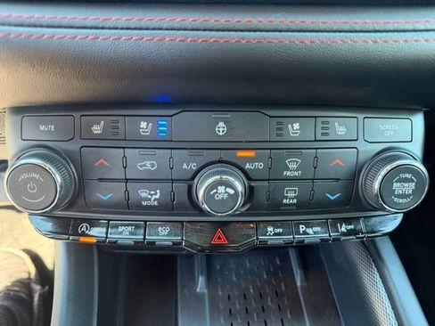 Used 2025 Dodge Durango GT AWD/4WD image 24