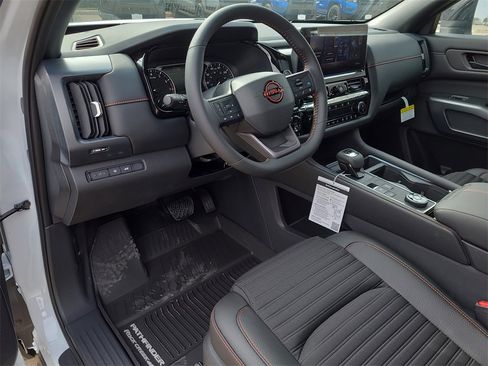 New 2026 Nissan Pathfinder SV image 15