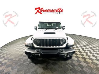 New 2025 Jeep Gladiator Sport video 2