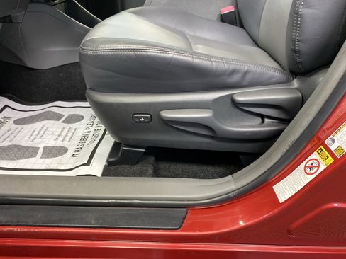 Used 2013 Toyota Prius V image 13