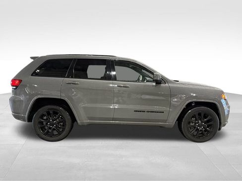Used 2020 Jeep Grand Cherokee Altitude AWD/4WD image 29