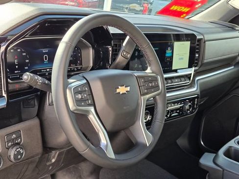 Certified 2024 Chevrolet Silverado 1500 LT RWD image 18