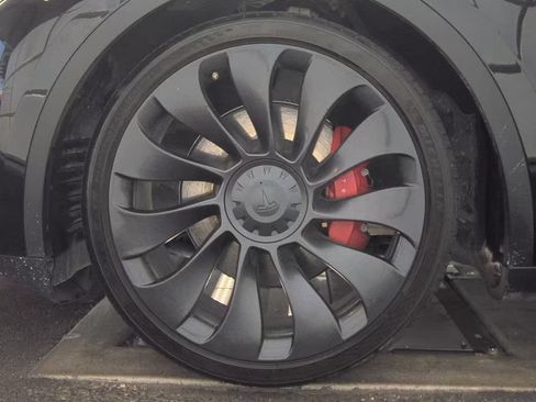 Used 2023 Tesla Model Y Performance AWD/4WD image 7
