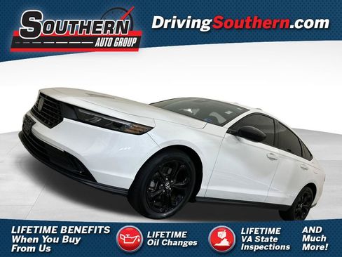 Used 2025 Honda Accord SE image 1